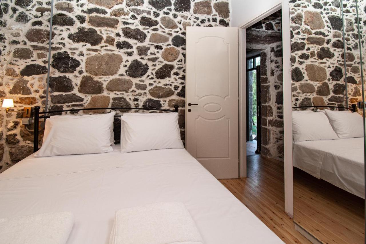 Plousiadi΄S Stone House Leilighet Skála Eksteriør bilde